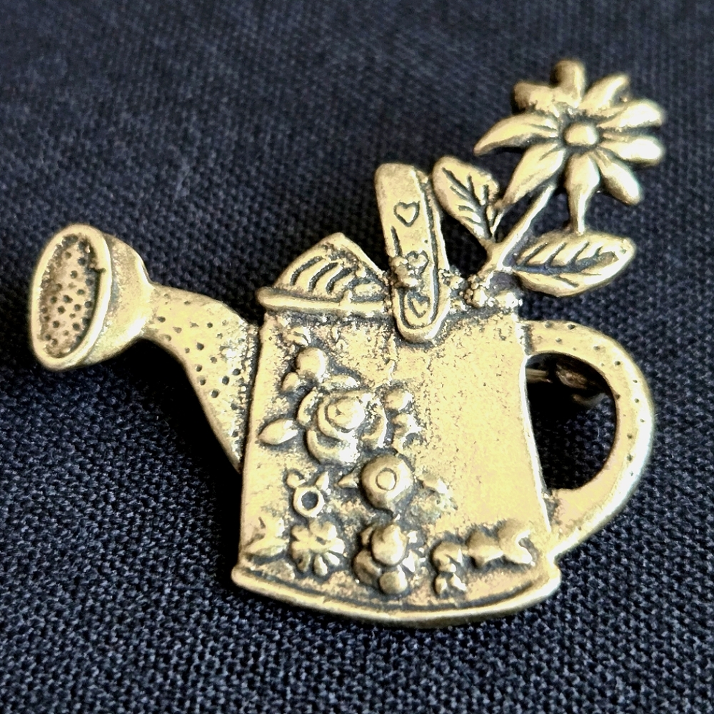 VTG Pewter Floral Watering Can Brooch w Sunflower Daisy Detail (Unmarked)